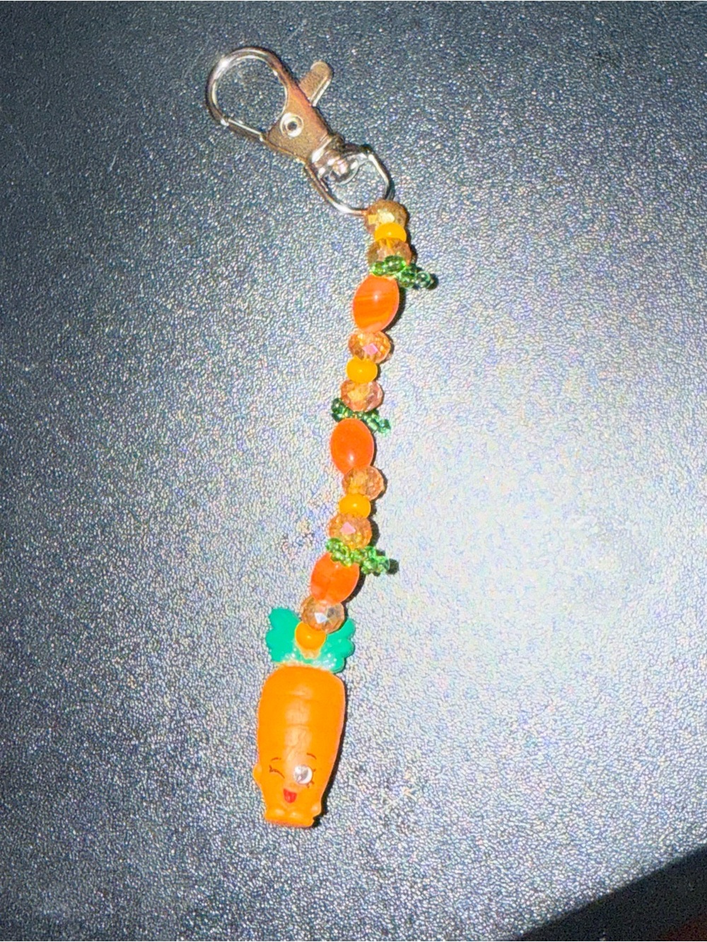 Shopkins Carrot Keychain - Picture 3 of 3